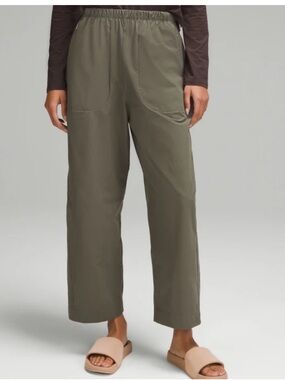 Lightweight Mid-Rise Barrel-Leg Crop - Resale Pants in Olive Green